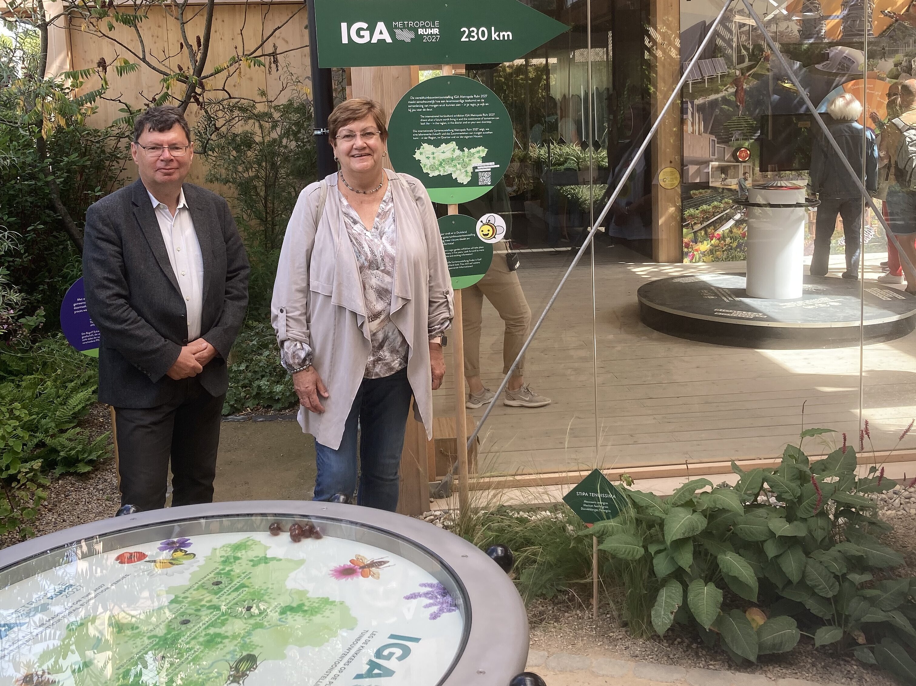 Karola Geiß-Netthöfel und Horst Fischer auf der Floriade