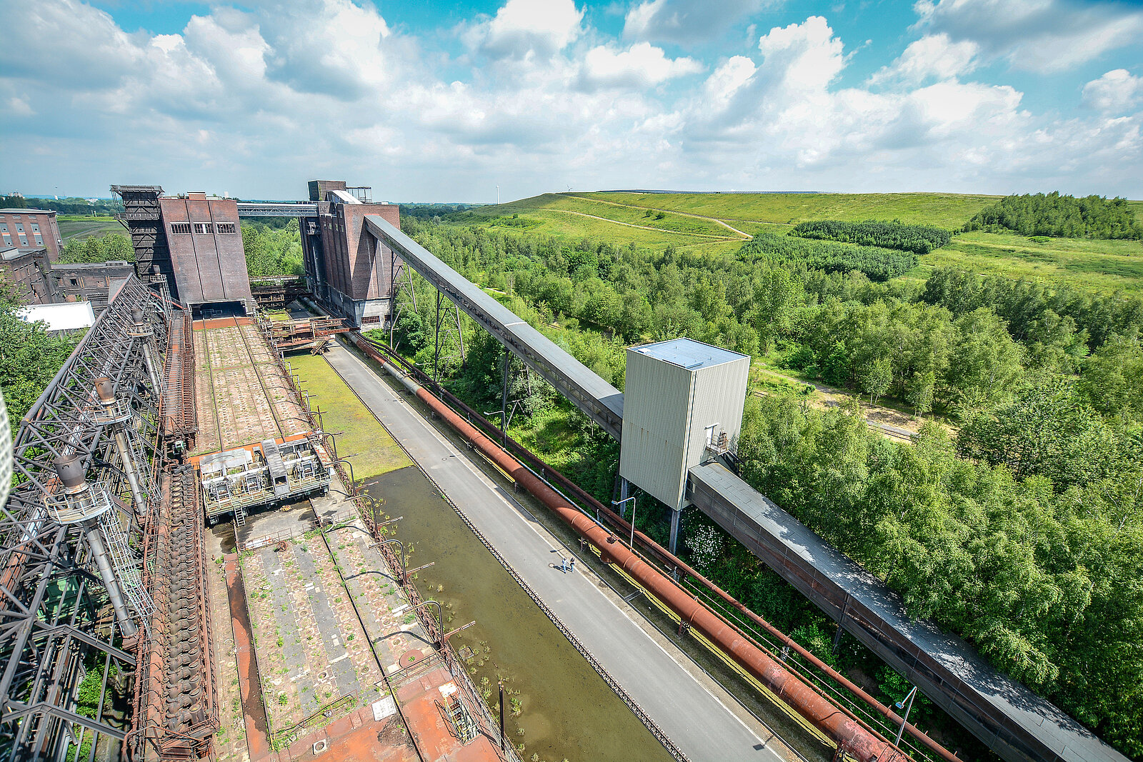 Das Bild zeigt den Kokslöschturm auf der Kokerei Hansa.