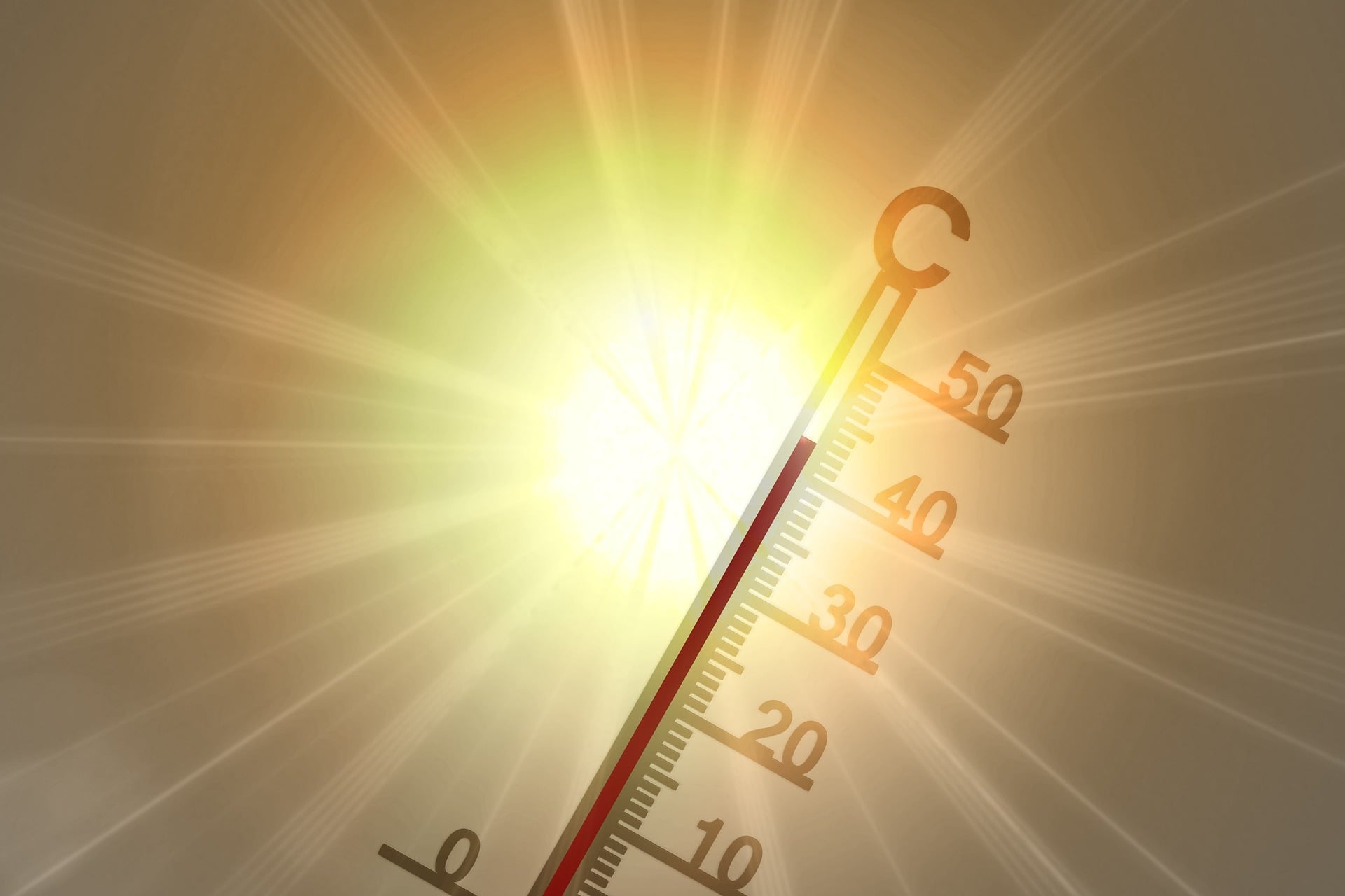 Thermometer bei Hitze Das Bild zeigt ein Thermometer von schräg unten bei einer Hitzesituation