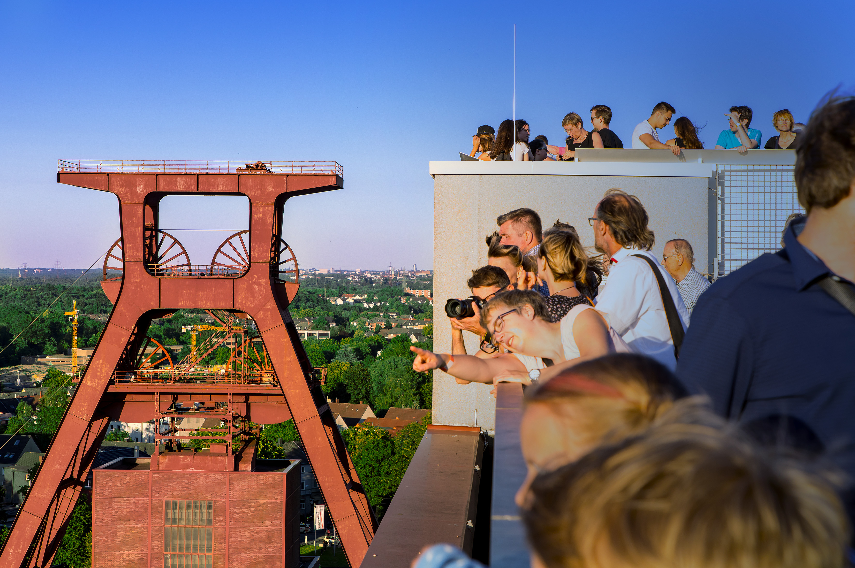 Blick vom Dach der Kohlenwäsche auf den Doppelbock von Zollverein.