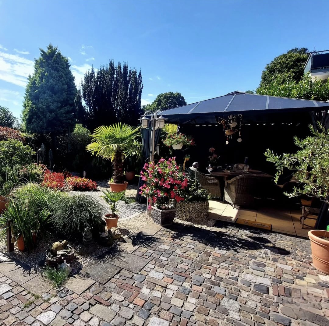 Garten mit Wasserspiel