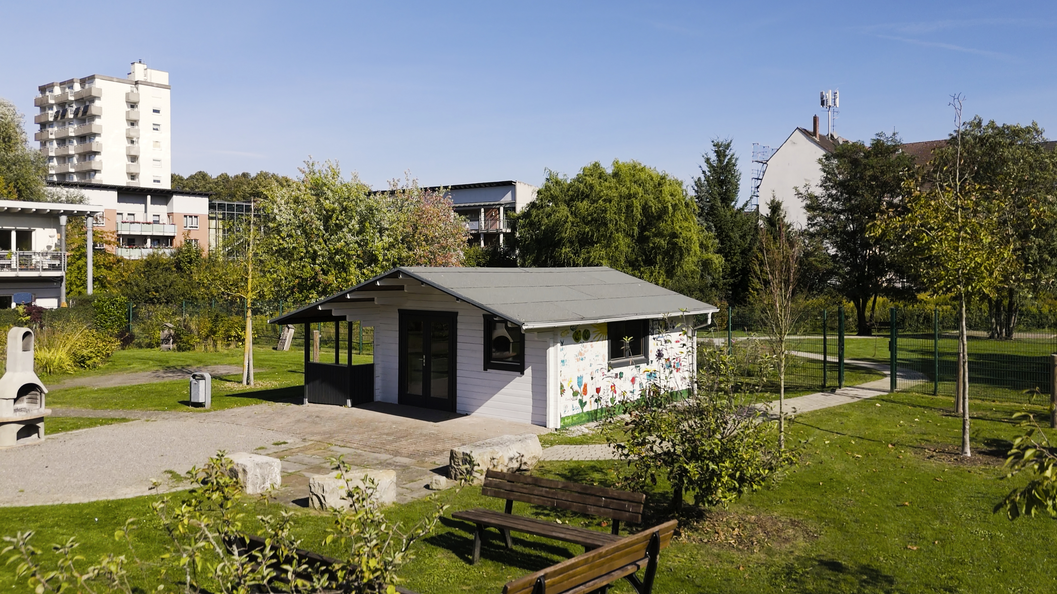 Gartenlaube mit Grillplatz Gartenlaube mit Grillplatz