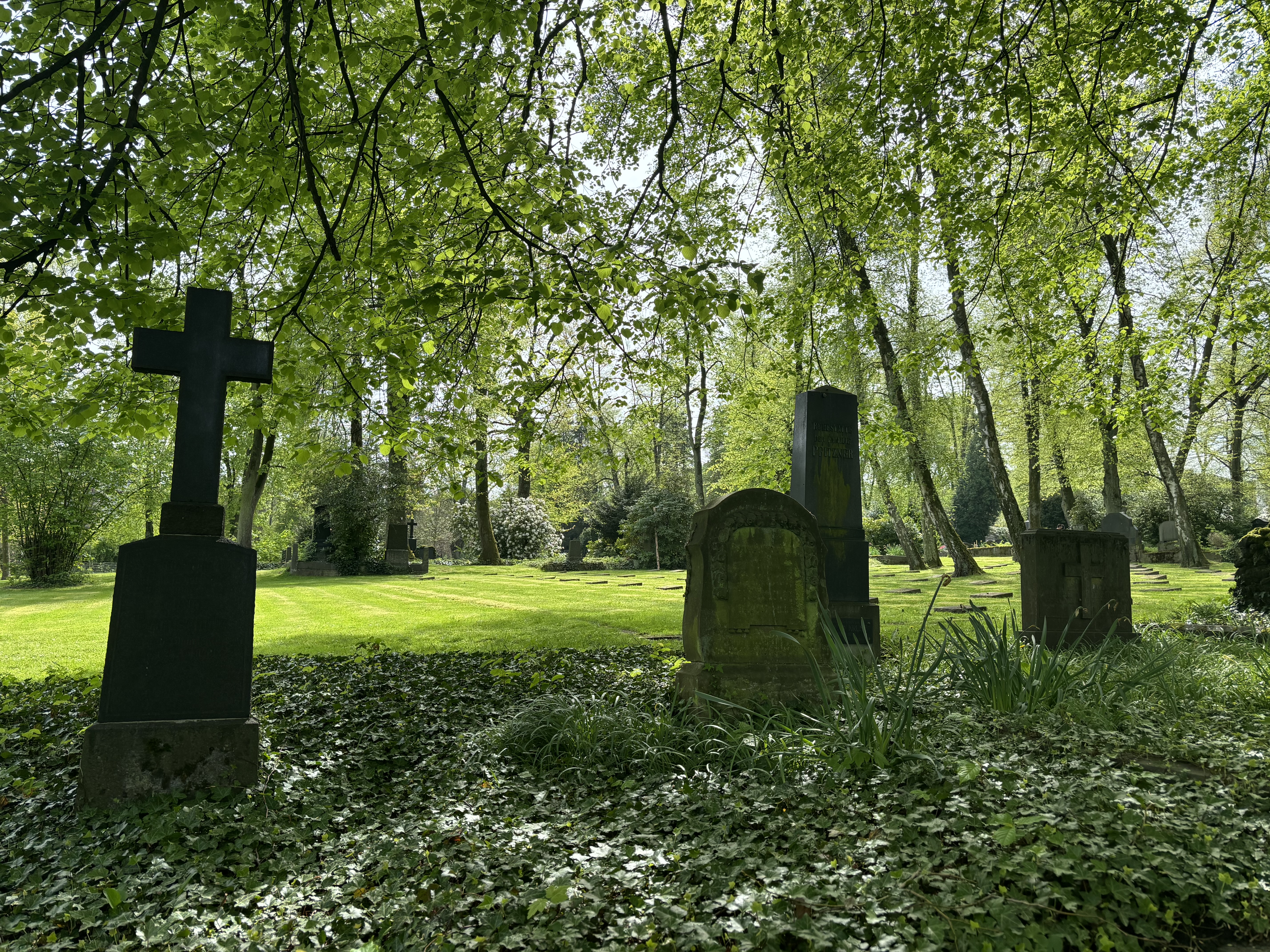 Altstadtfriedhof neben dem Dimbeckpark, Foto: Stadt Mülheim an der Ruhr Altstadtfriedhof neben dem Dimbeckpark, Foto: Stadt Mülheim an der Ruhr