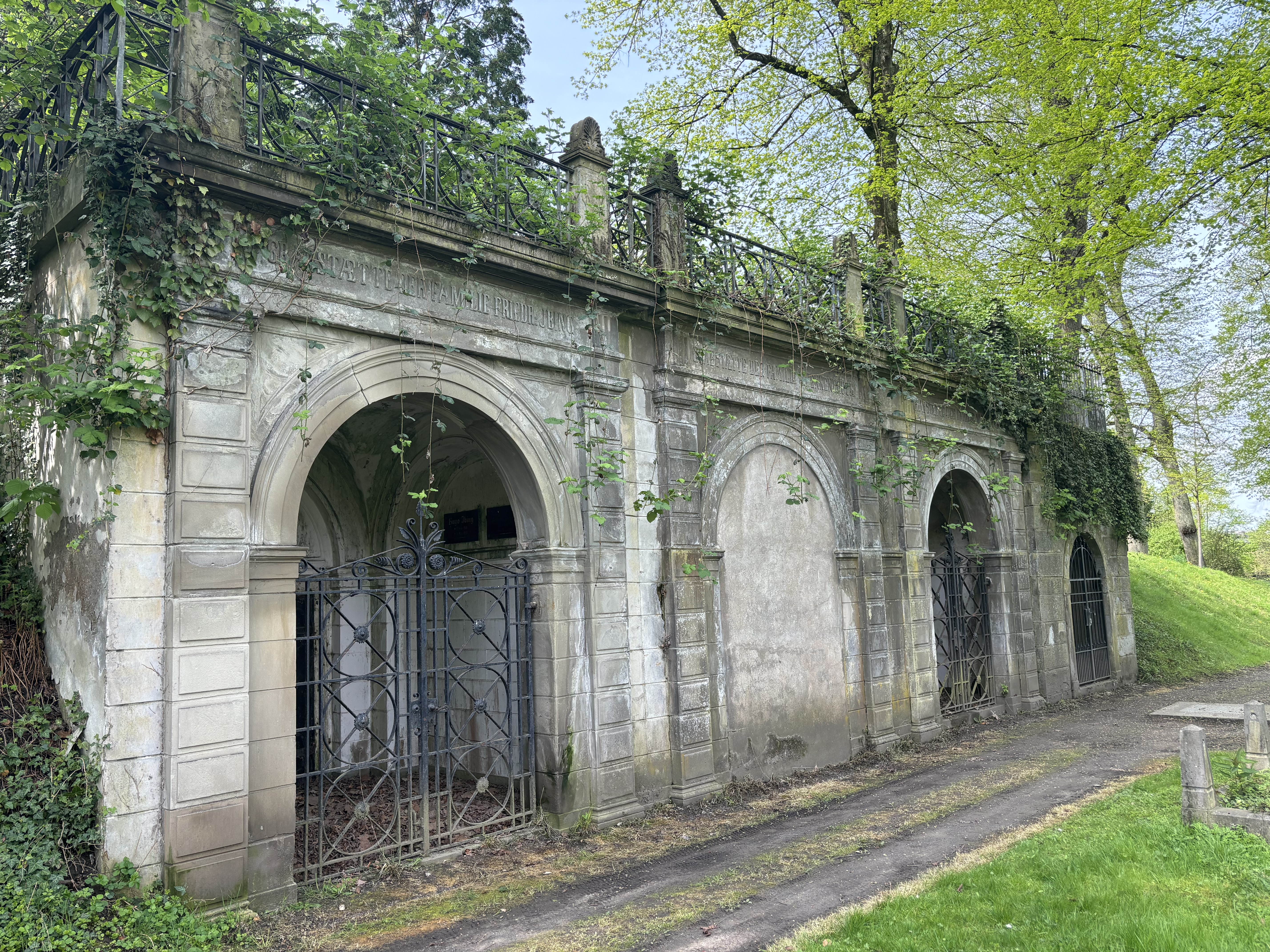 Altstadtfriedhof neben dem Dimbeckpark, Foto: Stadt Mülheim an der Ruhr Altstadtfriedhof neben dem Dimbeckpark, Foto: Stadt Mülheim an der Ruhr