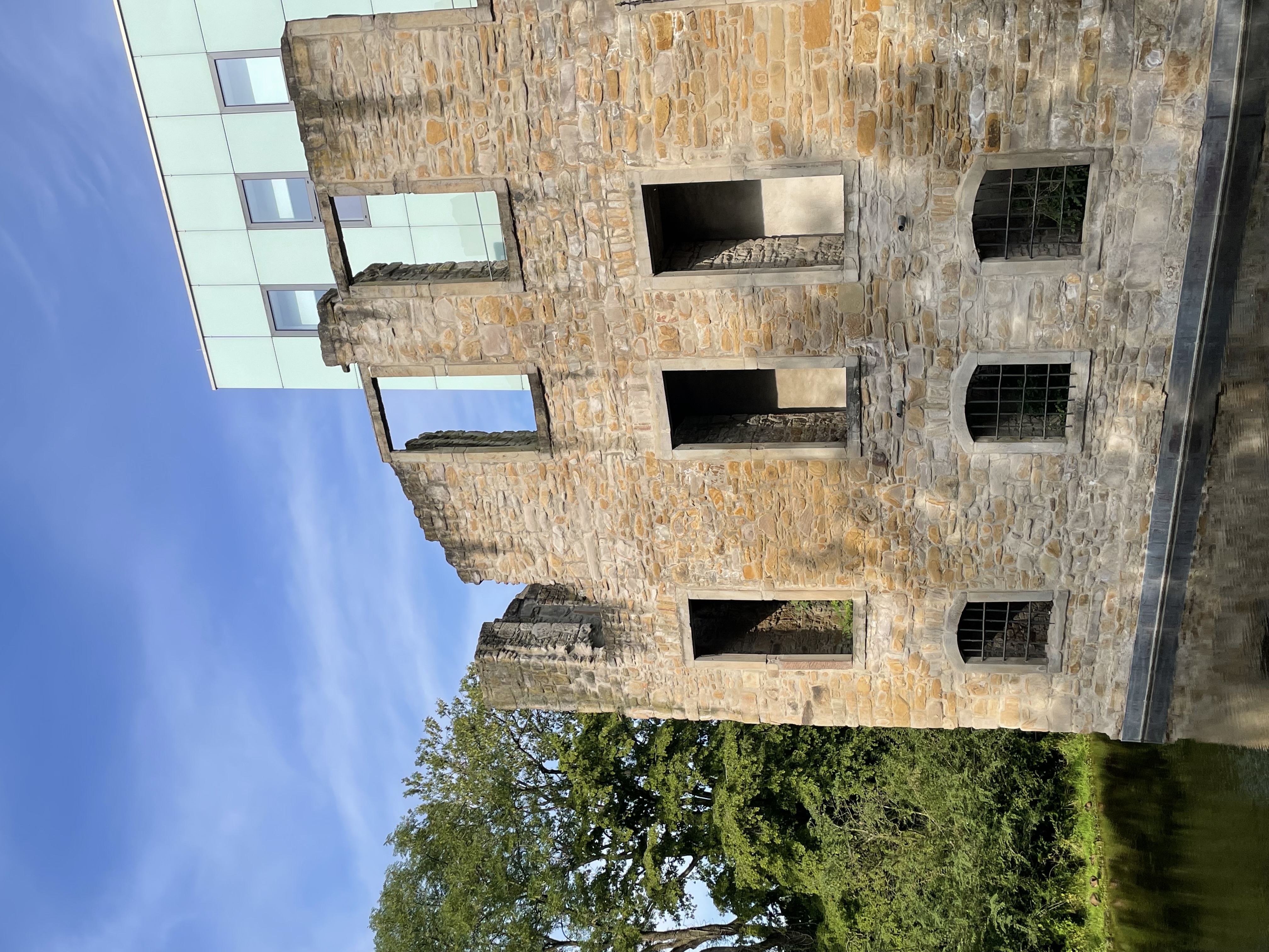 Detailaufnahme Ruine von Haus Weitmar (1592) und integrierter KUBUS (2010) © Katharina Wicking, 2023